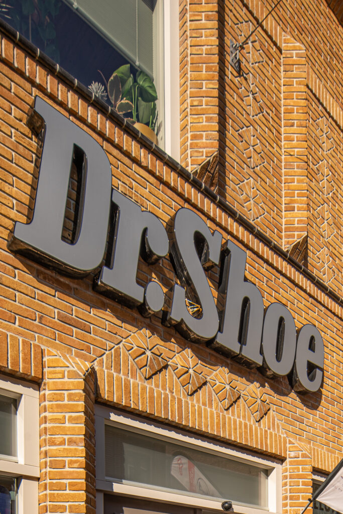 Reclamebord Dr. Shoe
