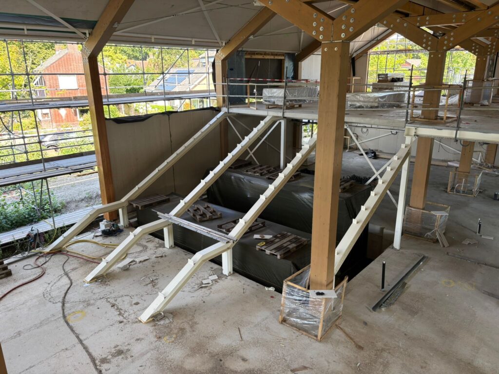 Grote open ruimte in het Thijssehuis.